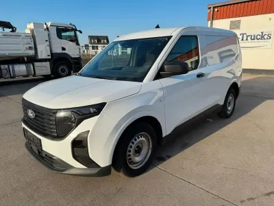 Gebraucht Ford Courier 101 PS (74 kW) 2024 Weiß Van / Kleinbus