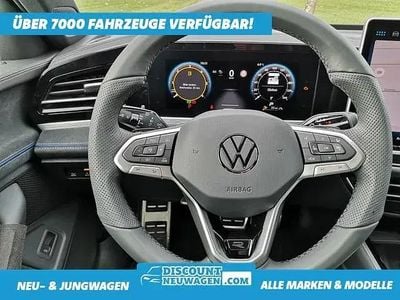Grenadilschwarz metallic Neu 2025 VW Passat R-line Kombi | 48.390 € (Guter Preis)