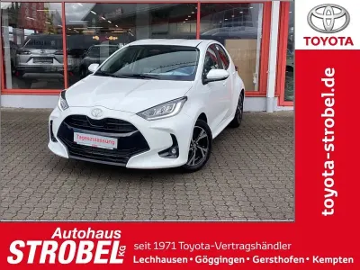 Neu Toyota Yaris Hybrid 116 PS (85 kW) 2025 Weiß Limousine