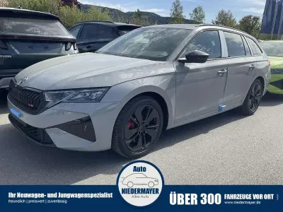 Nuova Skoda Octavia RS 265 CV (194 kW) 2026 Grigio Station wagon