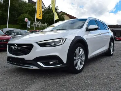 Gebraucht Opel Insignia Country Tourer Innovation 209 PS (153 kW) 2018 Abalone white Kombi