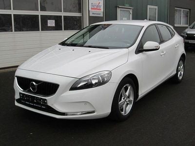 Gebraucht Volvo V40 Kinetic 122 PS (89 kW) 2016 Weiß Limousine