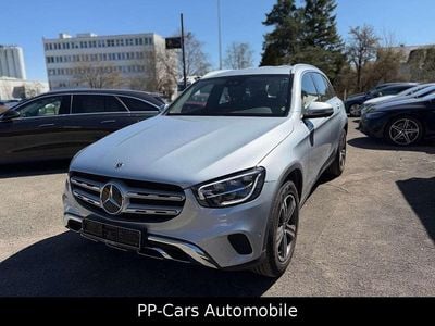 Gebraucht Mercedes GLC220 Advanced 194 PS (142 kW) 2022 Hightechsilbermet. SUV