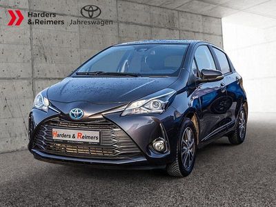 Grau Gebraucht 2020 Toyota Yaris Hybrid Team Limousine | 13.880 € (Fairer Preis)