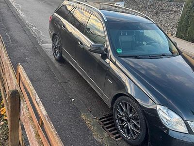 Gebraucht Mercedes E220 170 PS (125 kW) 2010 Schwarz Kombi