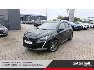 Gebraucht Peugeot e-208 Active 100 kW (136 PS) 2022 Schwarz Kleinwagen