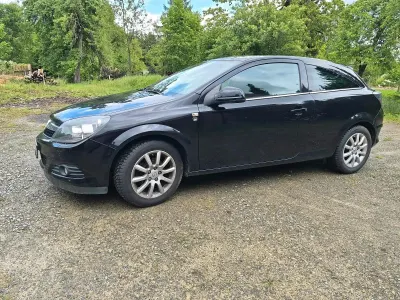 Gebraucht Opel Astra GTC Sport 116 PS (85 kW) 2010 Schwarz Coupé