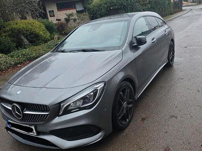 Grau Gebraucht 2017 Mercedes CLA250 Limousine | 24.300 € (Etwas zu teuer)