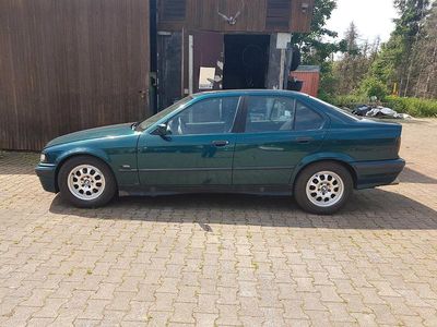 Gebraucht BMW 316 115 PS (84 kW) 1993 Grün Limousine