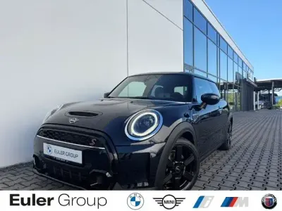 Gebraucht Mini Cooper S Classic 178 PS (130 kW) 2022 Enigmatic black Kleinwagen