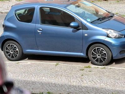 Usata Toyota Aygo 68 CV (50 kW) 2009 Andere farben Utilitaria