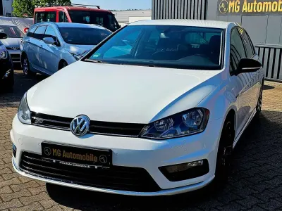 Gebraucht VW Golf VII LOUNGE 110 PS (80 kW) 2015 Weiß Limousine
