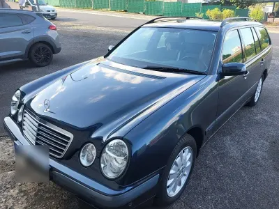 Gebraucht Mercedes E320 225 PS (165 kW) 1999 Schwarz Kombi