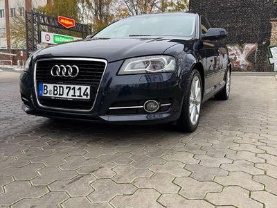 Gebraucht Audi A3 Ambiente 160 PS (117 kW) 2010 Blau Limousine
