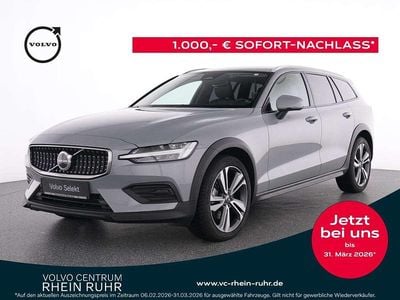 Gebraucht Volvo V60 CC Plus 197 PS (144 kW) 2023 Vapour grey / metallic Kombi