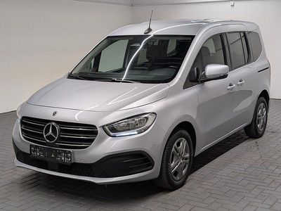 Helvinsilbermet. Gebraucht 2024 Mercedes T180 Style Van / Kleinbus | 25.980 € (Fairer Preis)