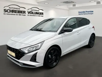 Neu Hyundai i20 Blackline 90 PS (66 kW) 2025 Grau Limousine