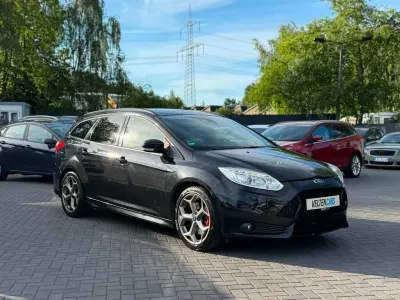 Gebraucht Ford Focus ST 250 PS (183 kW) 2012 Schwarz Limousine