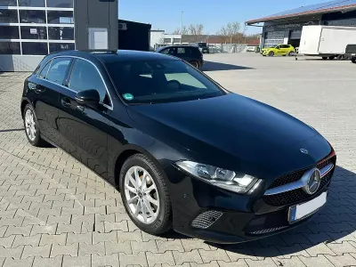 Gebraucht Mercedes A180 116 PS (85 kW) 2018 Limousine