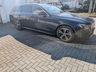 Gebraucht Mercedes E220 AMG line 194 PS (142 kW) 2019 Blau Kombi