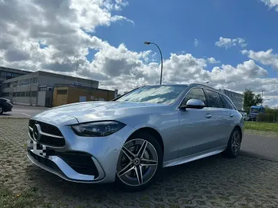 Używany Mercedes C300e 313 KM (230 kW) 2023 Srebrny Sedan/Limuzyna