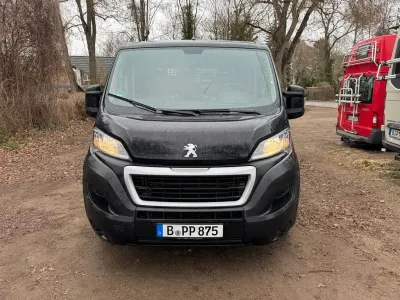 Gebraucht Peugeot Boxer 140 PS (102 kW) 2021 Schwarz Van