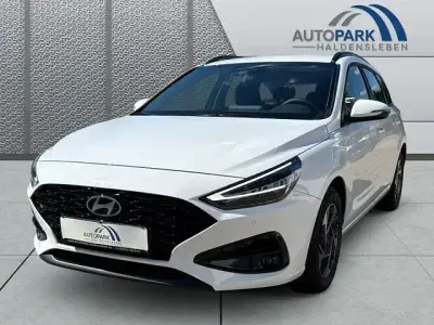 Neu Hyundai i30 101 PS (74 kW) 2025 Weiß Limousine