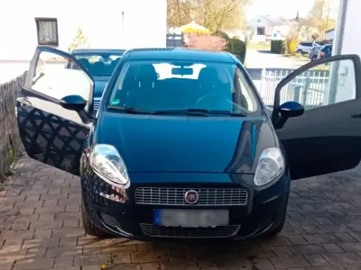 Usata Fiat Grande Punto Dynamic 65 CV (47 kW) 2009 Blu Utilitaria