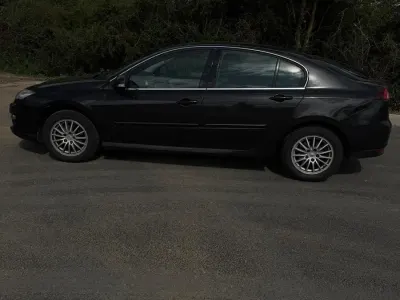 Gebraucht Renault Laguna III 110 PS (80 kW) 2011 Schwarz Limousine