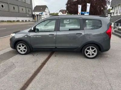 Gebraucht Dacia Lodgy Stepway 102 PS (75 kW) 2018 Grau Van / Kleinbus