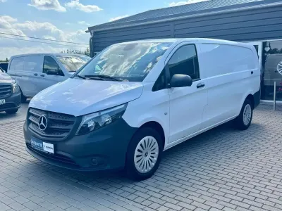 Gebraucht Mercedes Vito 163 PS (119 kW) 2023 Arktikweiss Van