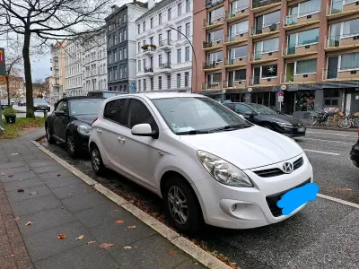 Gebraucht Hyundai i20 78 PS (57 kW) 2010 Weiß Kleinwagen