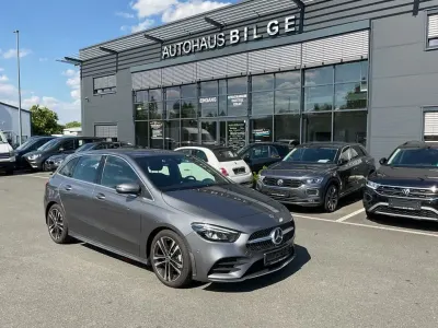 Gebraucht Mercedes B200 AMG line 163 PS (119 kW) 2020 Grau Kleinwagen