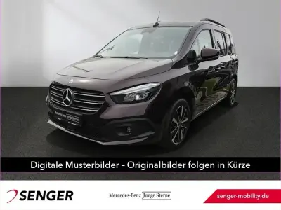 Gebraucht Mercedes T180 Progressive 116 PS (85 kW) 2024 Rot Van / Kleinbus