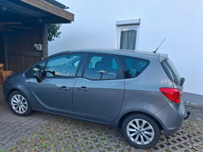 Gebraucht Opel Meriva drive 140 PS (102 kW) 2016 Silber Van / Kleinbus