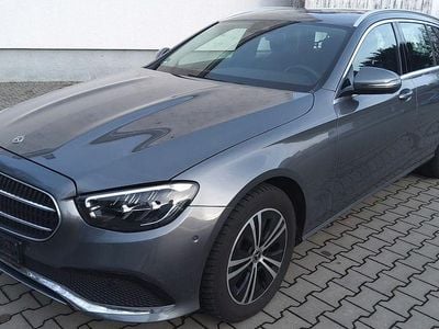 Grau Gebraucht 2021 Mercedes E220 Avantgarde Kombi | 27.200 € (Superpreis)