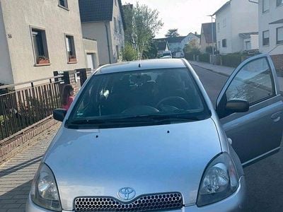 Gebraucht Toyota Yaris Luna 86 PS (63 kW) 2002 Grau Kleinwagen