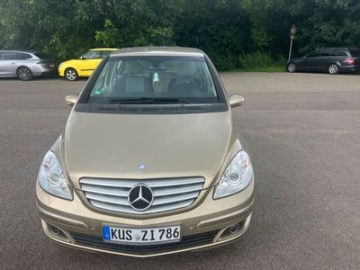 Mercedes B200