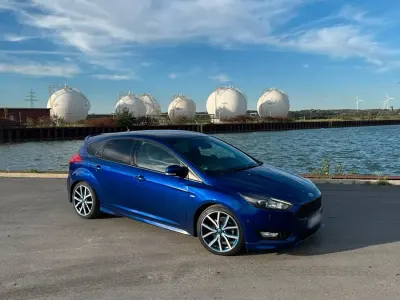 Gebraucht Ford Focus ST-Line 182 PS (133 kW) 2017 Blau Limousine