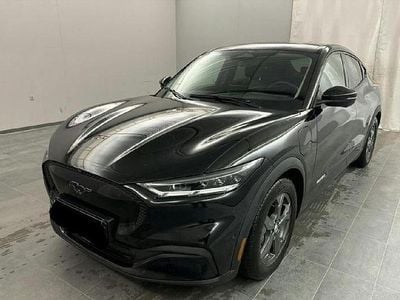 Iridiumschwarz metallic Gebraucht 2021 Ford Mustang Mach-E SUV | 24.450 € (Teuer)