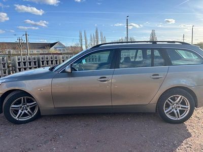 Gebraucht BMW 525 177 PS (130 kW) 2005 Gold Kombi