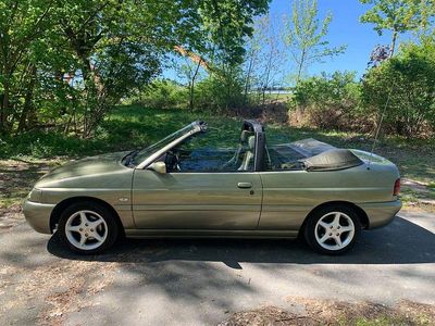 Occasion Ford Escort Cabriolet 131 ch (96 kW) 1995 Vert Cabriolet