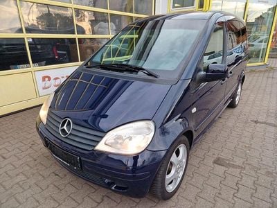 Usata Mercedes Vaneo 102 CV (75 kW) 2002 Blu Monovolume