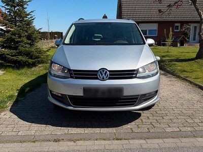 Second-hand VW Sharan 140 CP (102 kW) 2012 Argintiu Monovolum