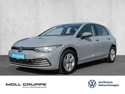 Usata VW Golf VIII Life 131 CV (96 kW) 2022 Grigio Berlina