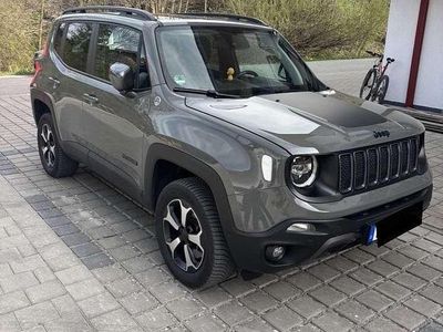 Gebraucht Jeep Renegade Trailhawk 179 PS (131 kW) 2022 Grau SUV