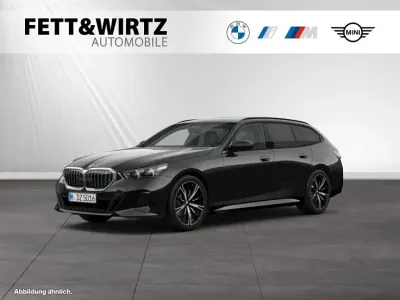 Gebraucht BMW 520 Performance 197 PS (144 kW) 2025 Saphirschwarz metallic Kombi