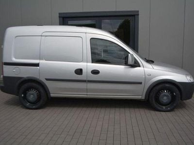 Gebraucht Opel Combo 75 PS (55 kW) 2011 Silber Van / Kleinbus