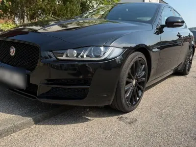 Gebraucht Jaguar XE Prestige 179 PS (131 kW) 2016 Schwarz Limousine