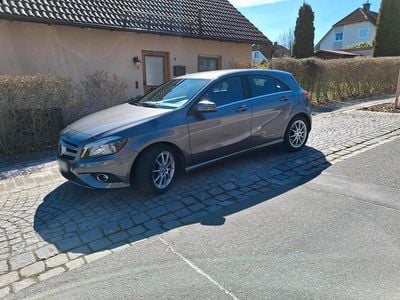 Usata Mercedes A180 Urban 122 CV (89 kW) 2014 Grigio Berlina